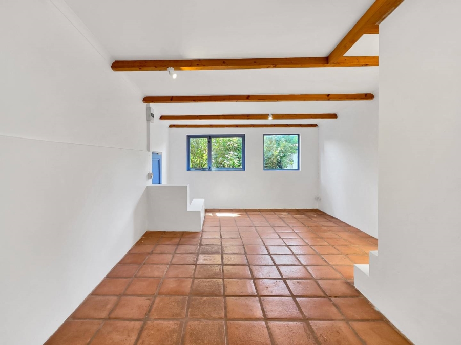 2 Bedroom Property for Sale in Vredehoek Western Cape